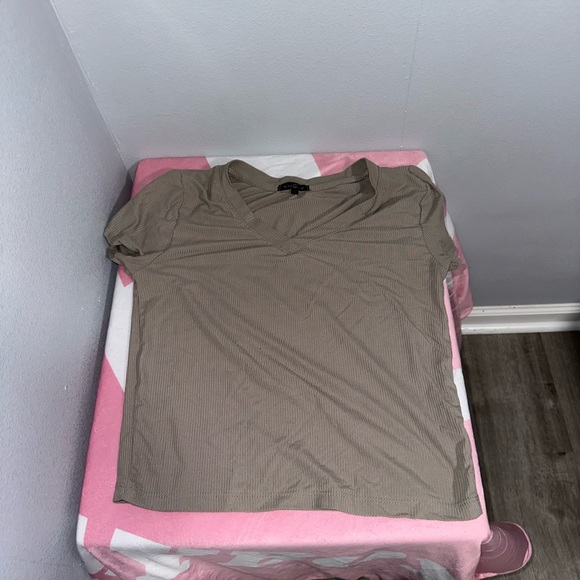 Tan shirt - Picture 2 of 2